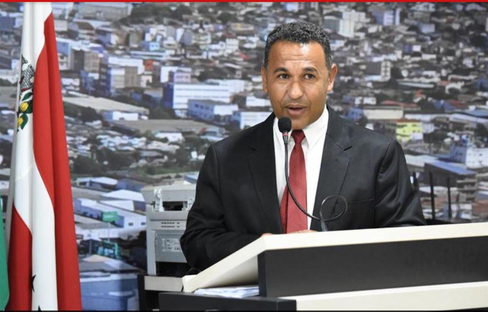 Vereador Sidney Magal pede mais segurança na Avenida César Borges