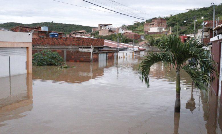 Vereador Soldado Gilvan quer mais obras para a Caixa D'água