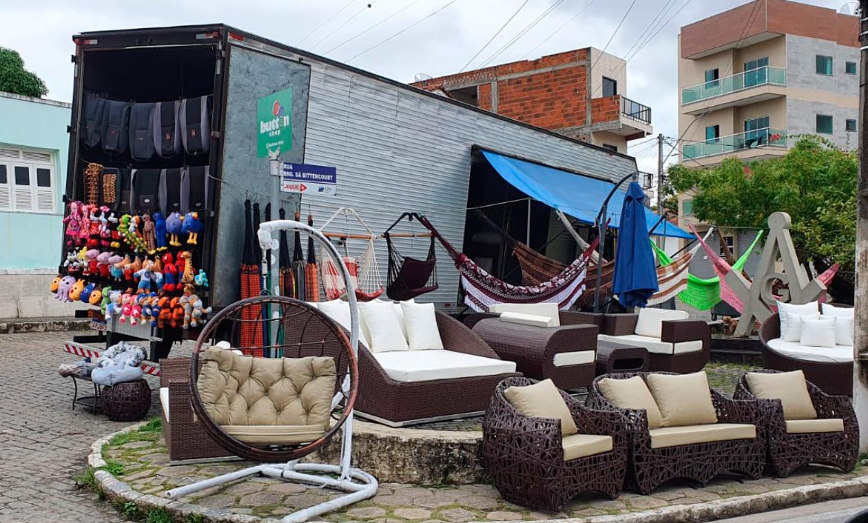 Sem fiscalização praças de Jequié são ocupadas pelo comércio clandestino