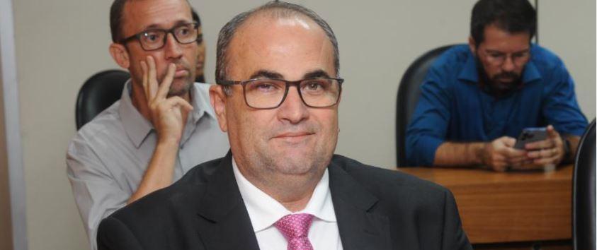 Hassan defende colocação de placas com símbolo autista em órgãos públicos