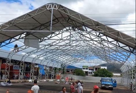 Nova estrutura provisória do CEAVIG comportará feirantes