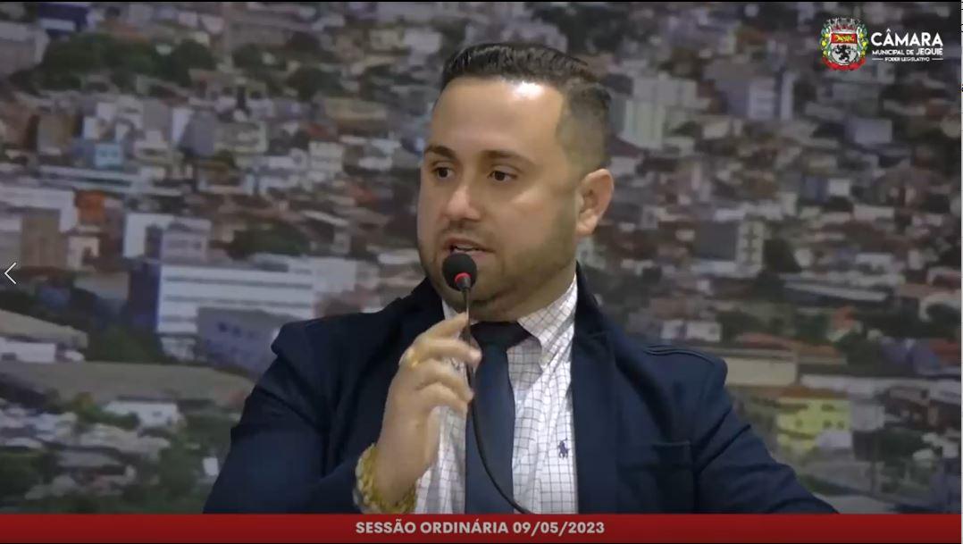 Vereador Walmiral Marinho rebate criticas de Joaquim Caires