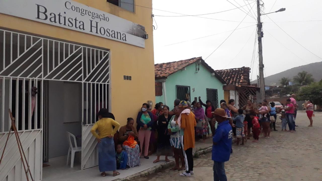 AATAE leva serviços de saúde e beleza para moradores do km 4