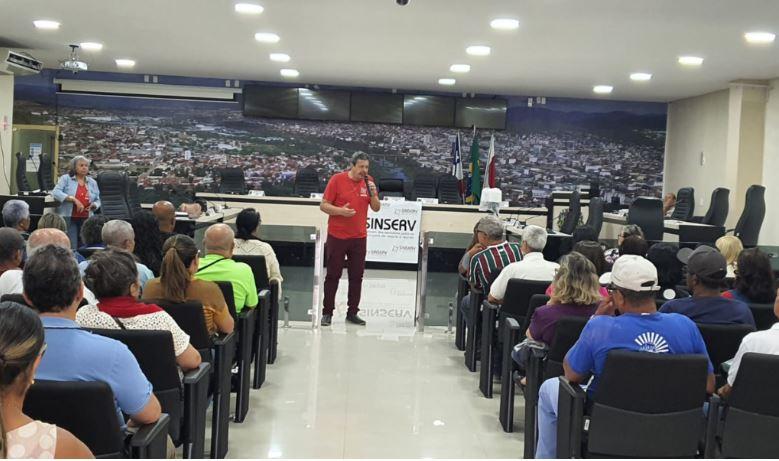 Servidores municipais aprovam estado de greve