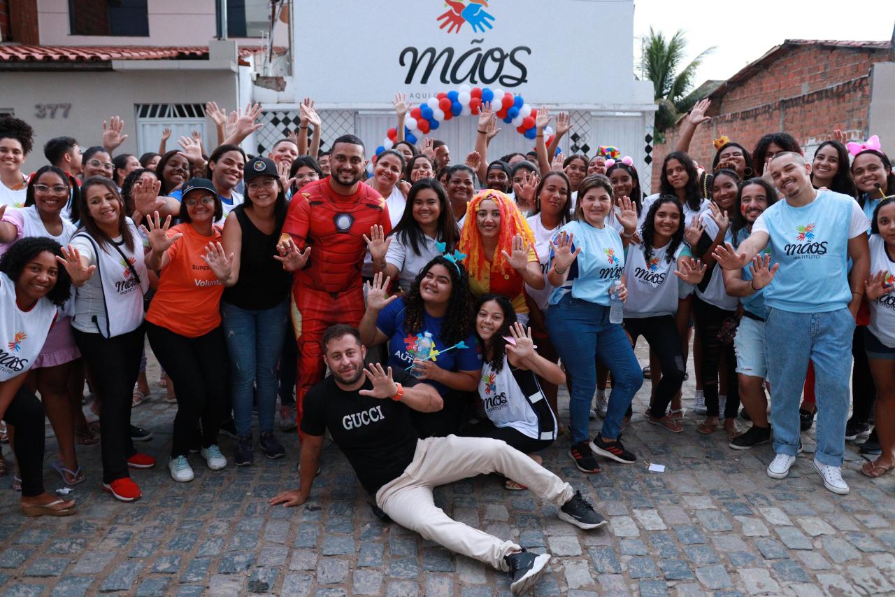 Festa em comemoração ao Dia das Crianças do Instituto Mãos leva alegria a mais de 800 crianças