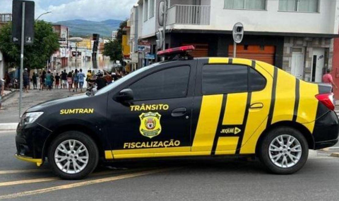 Viatura da Sumtran burla o Código de Trânsito Brasileiro, denuncia vereador