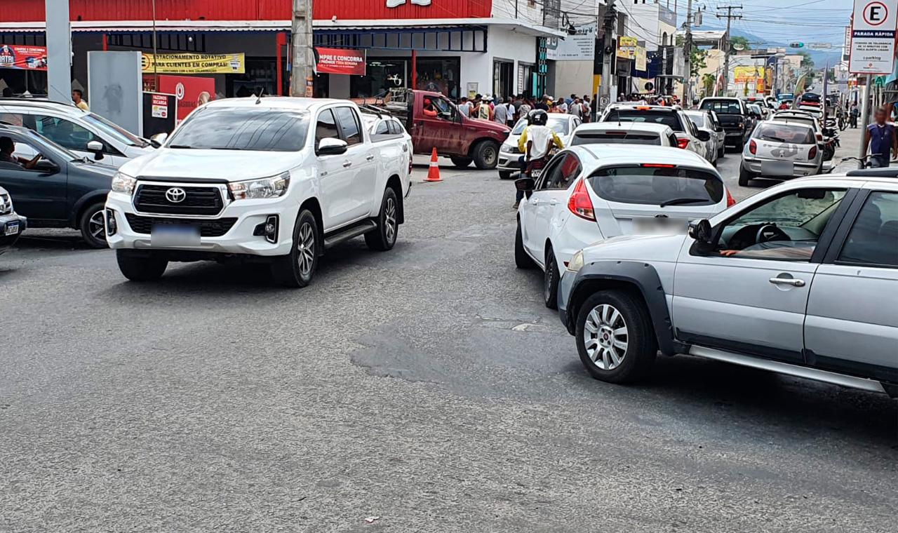 Sobram multas e faltam agentes da Sumtran para organizar o trânsito em Jequié