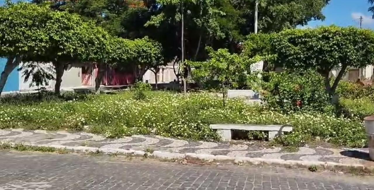 Moradores reclamam do abandono das praças na Urbis I e Loteamento Felicidade