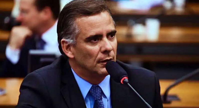 PROJETO DE LEUR PROPÕE ISENTAR IMPORTAÇÃO DE VEICULOS PARA COLECIONADORES