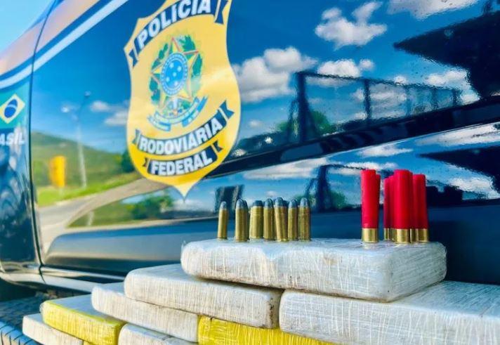 PRF APREENDE 15 QUILOS DE COCAÍNA DURANTE FISCALIZAÇÃO EM JEQUIÉ