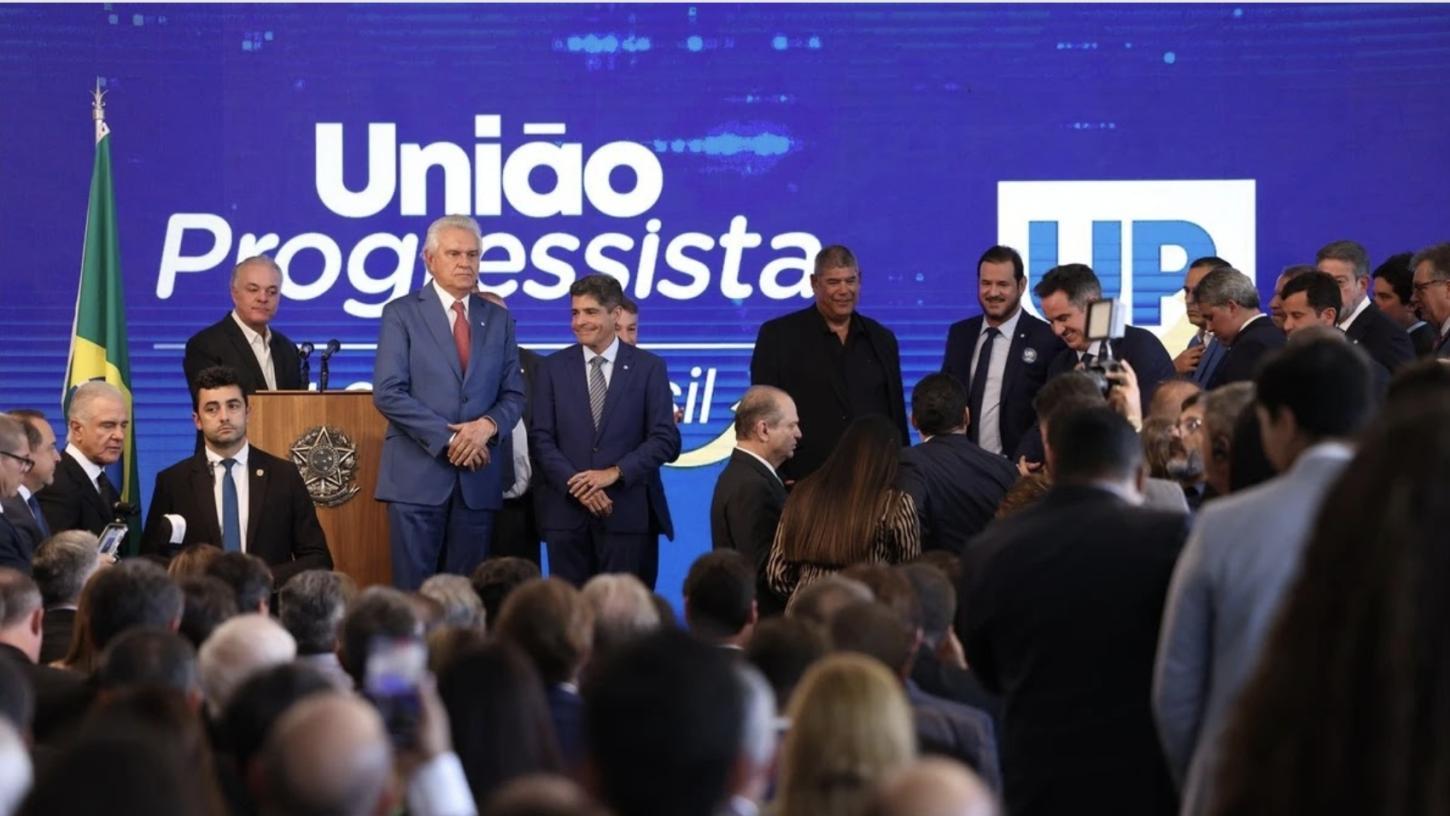 ACM NETO COMEMORA FEDERIZAÇÃO ENTRE UB E PP