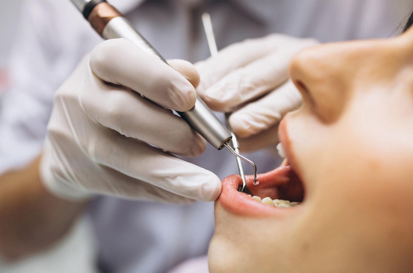 JUSTIÇA FEDERAL CONDENA MUNICÍPIO DE JEQUIÉ A ADEQUAR SALÁRIO E CARGA HORÁRIA DE DENTISTAS