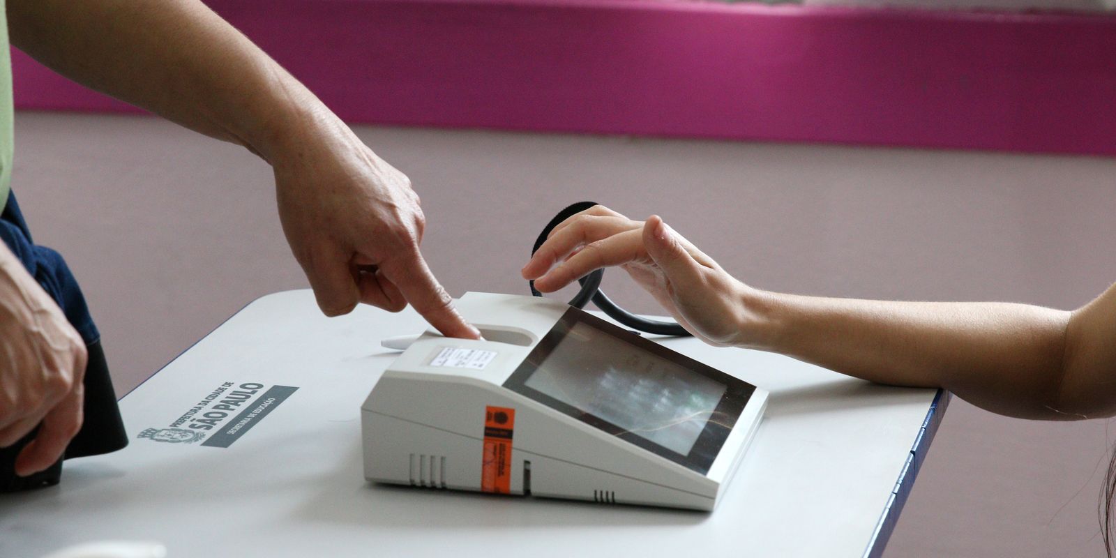 Eleitor sem biometria pode votar no segundo turno das eleições