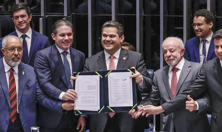 Alcolumbre homenageia Paim no fim da 6x1; entenda motivo