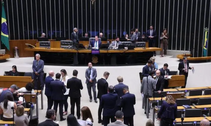 Câmara pode votar nesta terça medida provisória que zerou taxa para compras internacionais de até 50 dólares