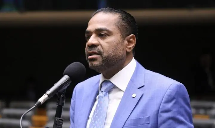 Comissão aprova projeto que inclui templos religiosos em programa de energia renovável