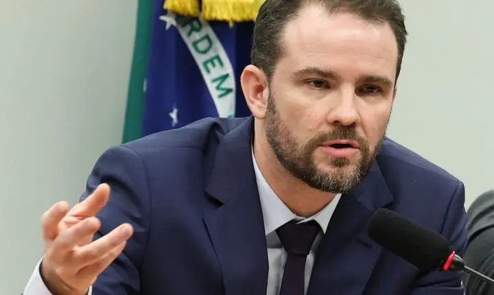 Durigan prevê envio de MP do Imposto Seletivo após eleições