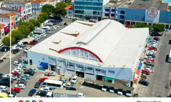 FLÁVIO BRANDÃO DESTOMBA MERCADO MUNICIPAL DE JEQUIÉ