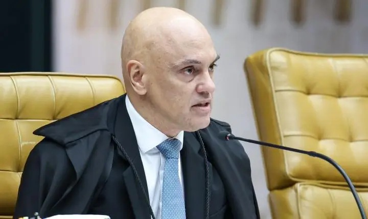 Por ordem de Moraes, PF faz busca por armas na casa de Bolsonaro