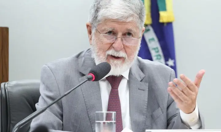 Pretexto para intervenção é inaceitável, diz Celso Amorim